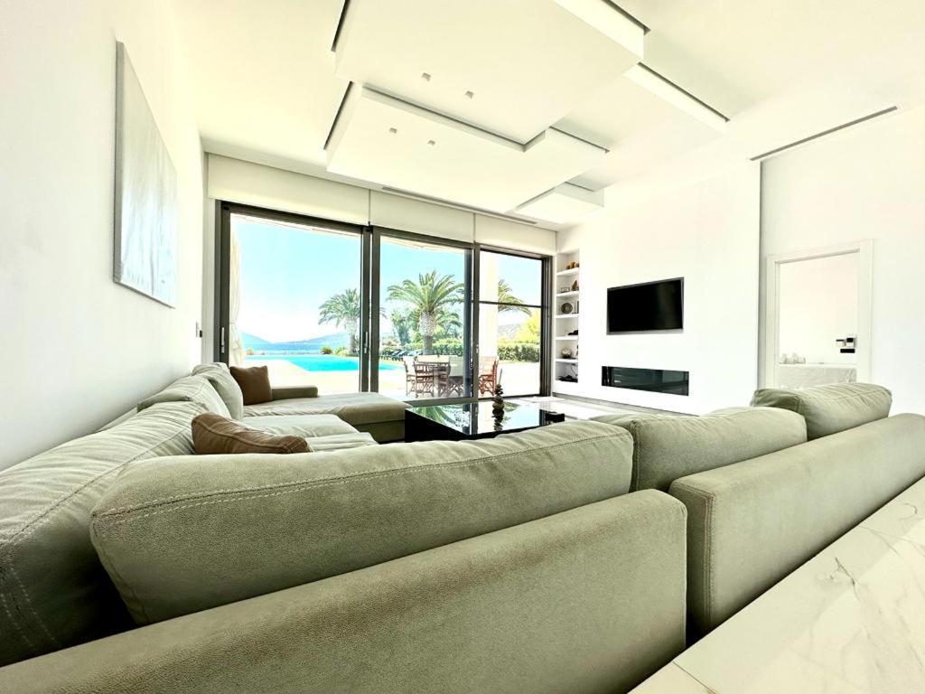 Leblanc Luxurious Beachfront Villa, Gcollectiongr 에르미오니 외부 사진